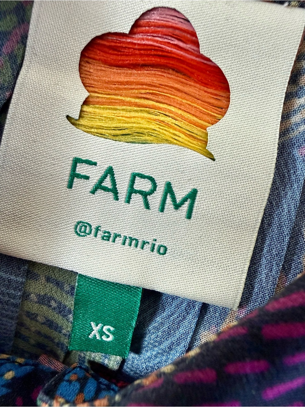 Farm Rio Dotted Macaws Pleated Button-Up - Picture 6 of 6